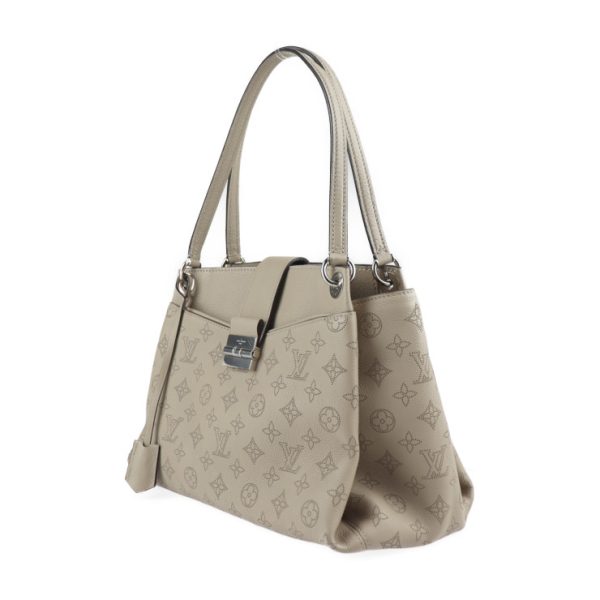 2314083007063 2 Louis Vuitton Sèvres Monogram Mahina Leather Shoulder Tote Bag Galle Beige