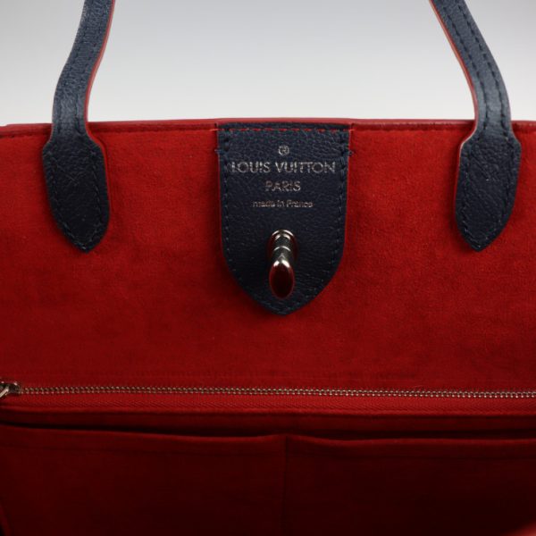 2320023007132 10 Louis Vuitton Lock Me Hippo Tote Cabas Turnlock Grained Calf Leather Marine Rouge