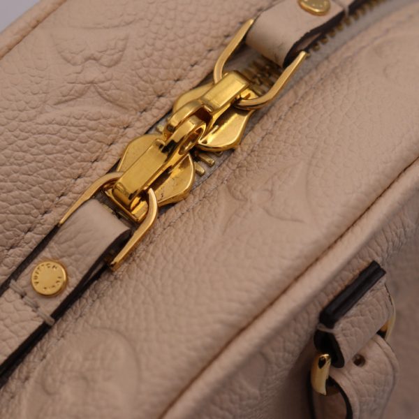 2411043007058 7 Louis Vuitton Boite Chapeau Souple Shoulder Bag Monogram Empreinte Crème Light Beige Gold Hardware