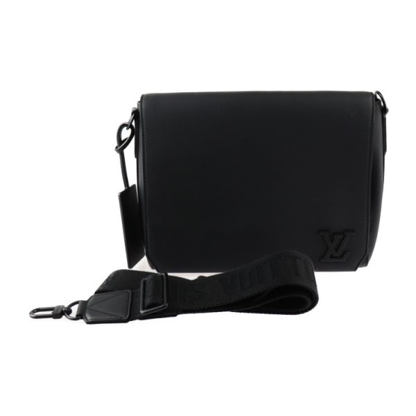 2414033007086 1 Louis Vuitton Take Off Messenger LV Aerogram Calf Grain Leather Shoulder Bag Black