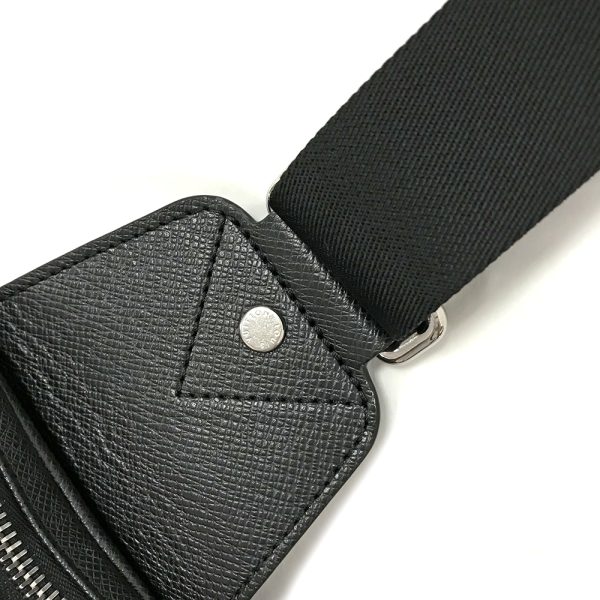 31006539315 24 13u Louis Vuitton Avenue Sling Bag Shoulder Bag Crossbody Bag Taiga Noir Black