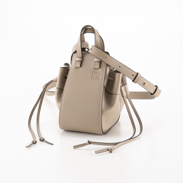 320200kwa390167 LOEWE HAMMOCK DRAWSTRING MINI Handbag