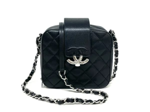 32424 0 Chanel Matelasse Lambskin Shoulder Bag Black