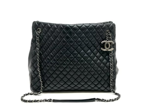 32642 0 Chanel Matelasse Leather Shoulder Bag Black