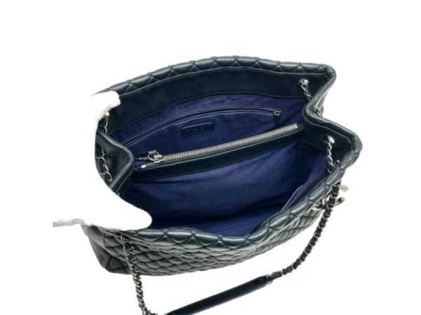 32642 5 Chanel Matelasse Leather Shoulder Bag Black