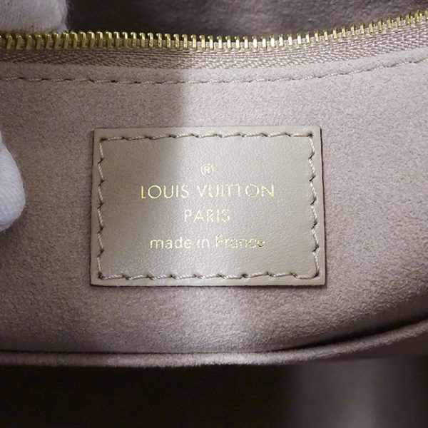 4 Louis Vuitton On the Go MM Monogram Tote Bag Tourterelle Greige