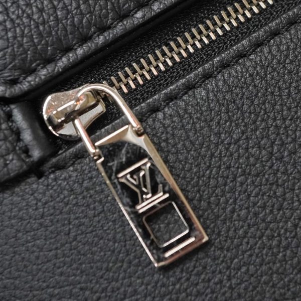 5242 9 Louis Vuitton My Lock Me Leather Handbag Black