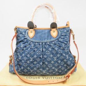 72114 1 Louis Vuitton Monogram Canvas Pochette Metis