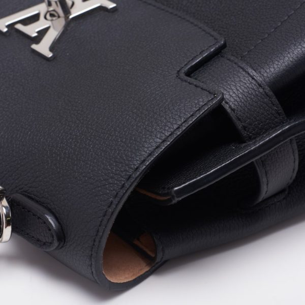 8 Louis Vuitton Lock Me Ever BB Leather Handbag Noir Black