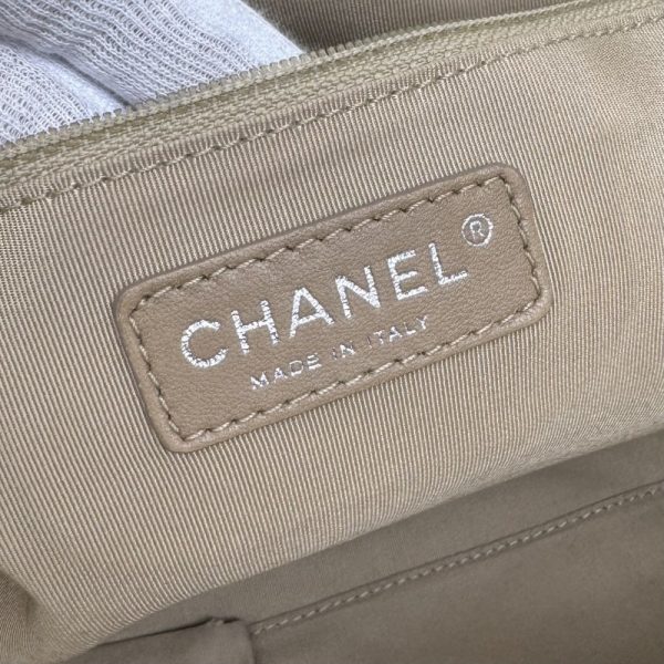 8 Chanel Matelasse Caviar Skin Shoulder Bag Beige