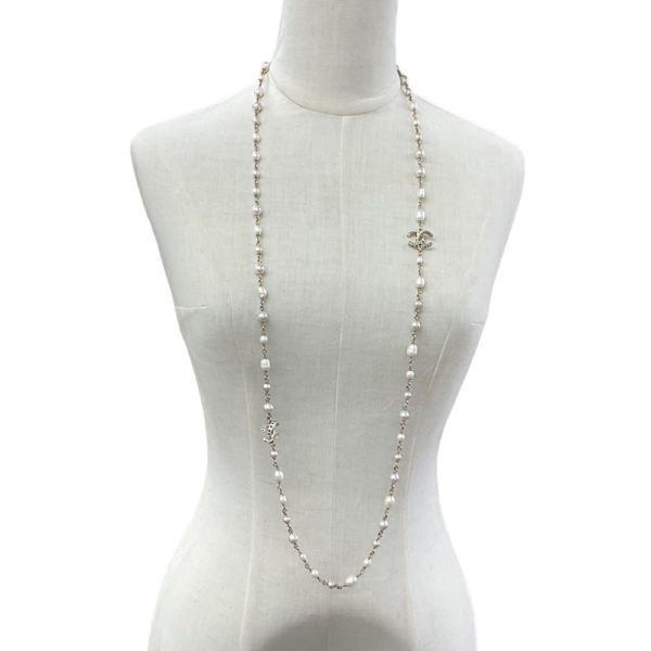 8275 5 CHANEL Coco Mark Pearl White Necklace Gold