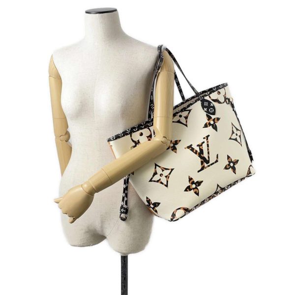 9497436 04 Louis Vuitton Tote Bag Monogram Jungle Neverfull MM With Pouch Black