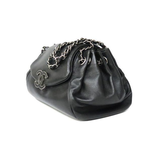 c22 4702 2 Chanel Chain Tote Bag Lambskin Shoulder Bag Black