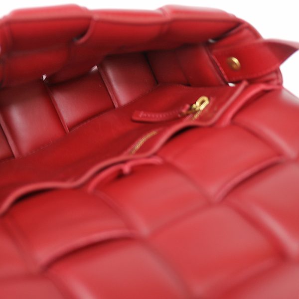 c23 3668 10 Bottega Veneta Padded Cassette lambskin Shoulder Bag Red