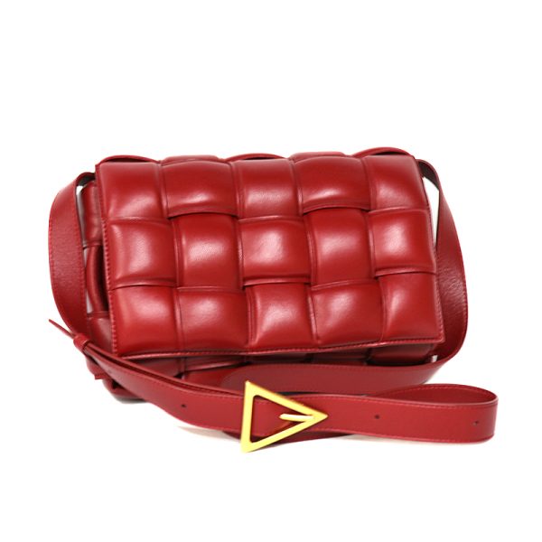 c23 3668 4 Bottega Veneta Padded Cassette lambskin Shoulder Bag Red