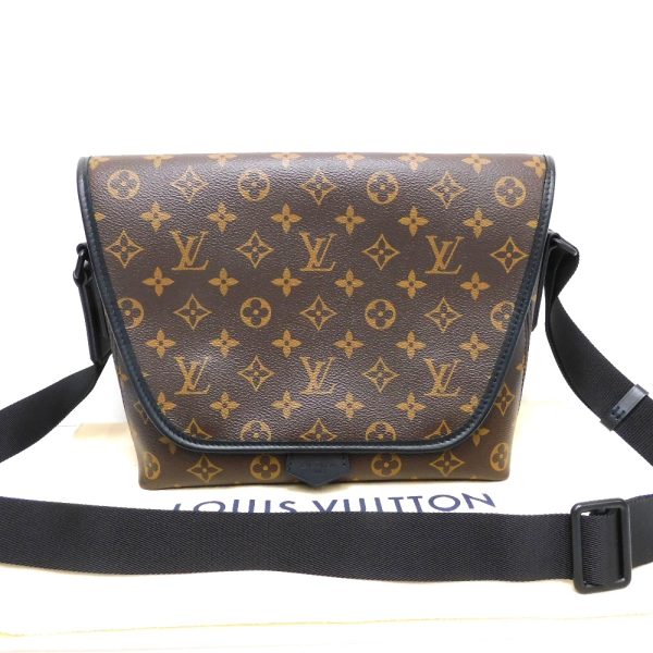 dz772097 d1 Louis Vuitton Monogram Canvas Magnetic Messenger Bag Brown