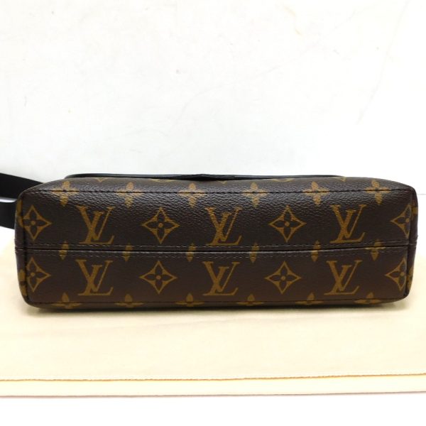 dz772097 d3 Louis Vuitton Monogram Canvas Magnetic Messenger Bag Brown