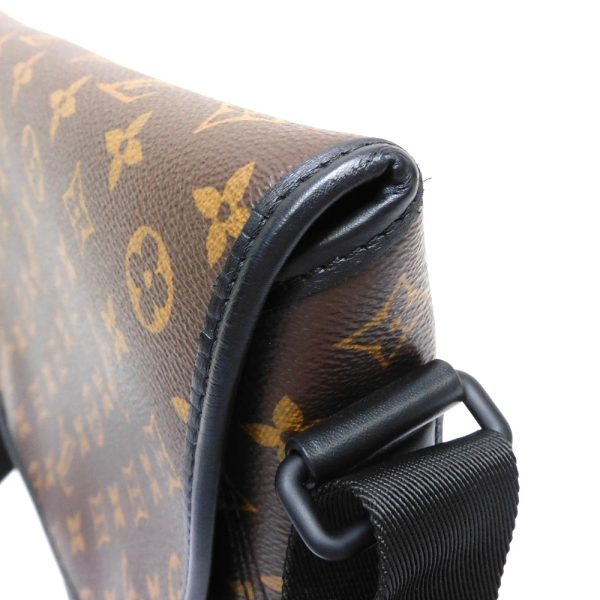 dz772097 d8 Louis Vuitton Monogram Canvas Magnetic Messenger Bag Brown