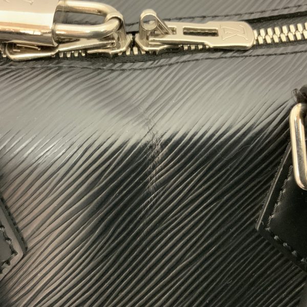 imgrc0079741518 Louis Vuitton Speedy 25 Bandouliere Epi Noir Leather Crossbody Shoulder Bag Boston Bag Mini Handbag Black