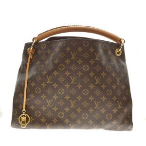 imgrc0080318324 Gucci Sylvie 2 Way Shoulder Bag Leather Handbag Black