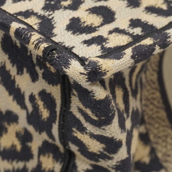 imgrc0083004646 Christian Dior Book Tote Medium Canvas Handbag Tote Bag Leopard Pattern