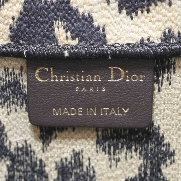 imgrc0083004650 Christian Dior Book Tote Medium Canvas Handbag Tote Bag Leopard Pattern