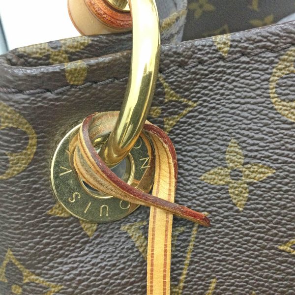 imgrc0083660633 Louis Vuitton Artsy MM Monogram One Shoulder Bag Large Brown