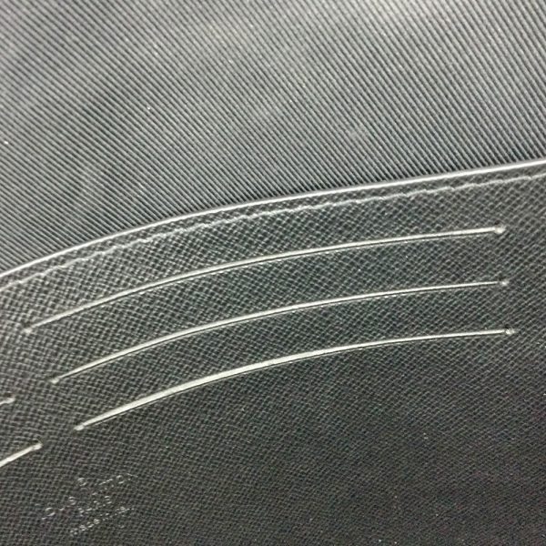 imgrc0084441571 Louis Vuitton Pochette Steamer RFID IC Chip Body Clutch Bag Black