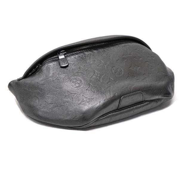 imgrc0093519047 Louis Vuitton M46036 Discovery Bum PM Body Bag