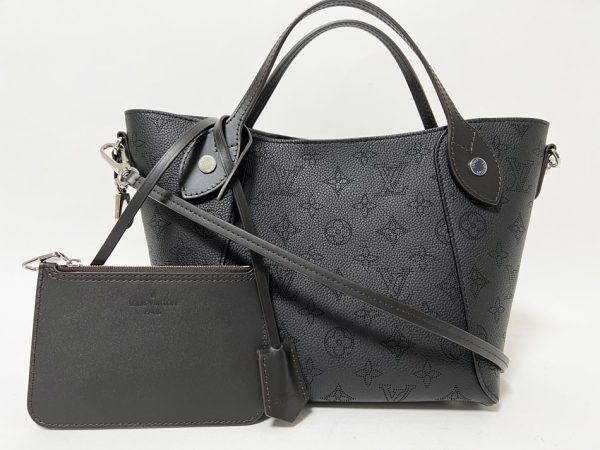 imgrc0115601881 LOUIS VUITTON Mahina Hina PM Tote bag Shoulder bag with pouch Leather Noir Black