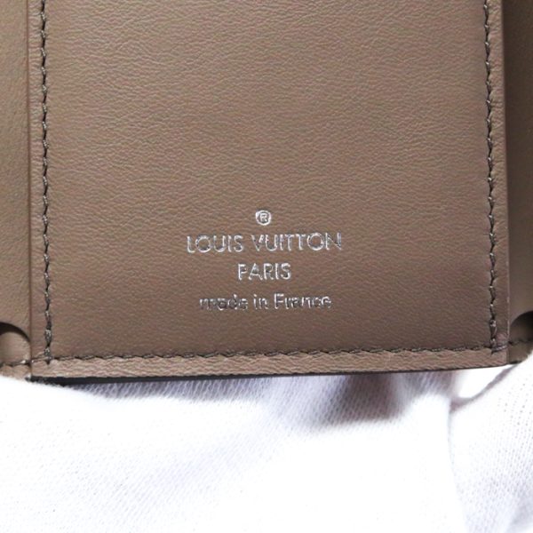 mai26021 8 Louis Vuitton Portefeuille Capucines Taurillon Leather Trifold Wallet Compact Magnolia Pink