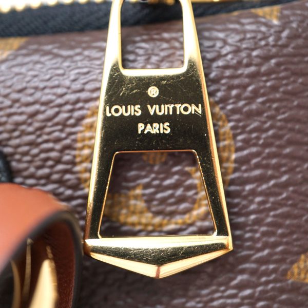 n21 7121 11 Louis Vuitton V Tote MM Monogram Canvas Shoulder Bag Grey