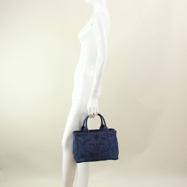 pra1bg43904 a Prada Tote Bag Bleu Blue