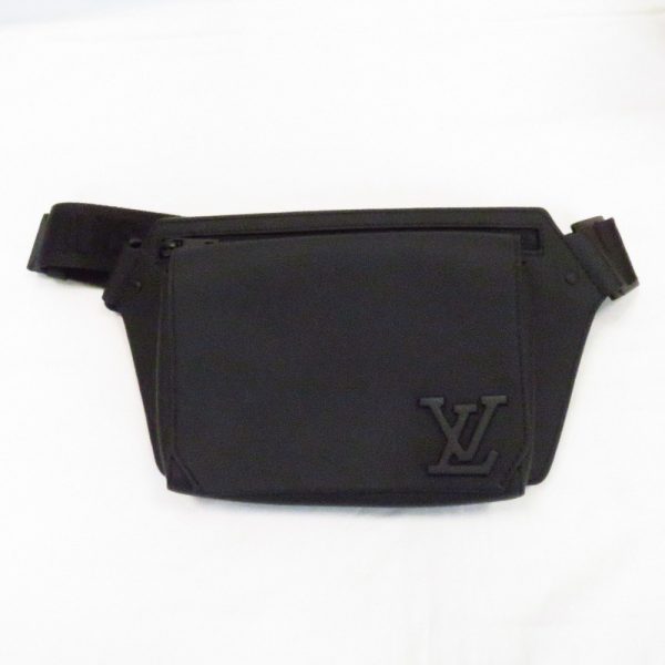 th894001 3 Louis Vuitton NV Grained Calf leather Body Bag Black