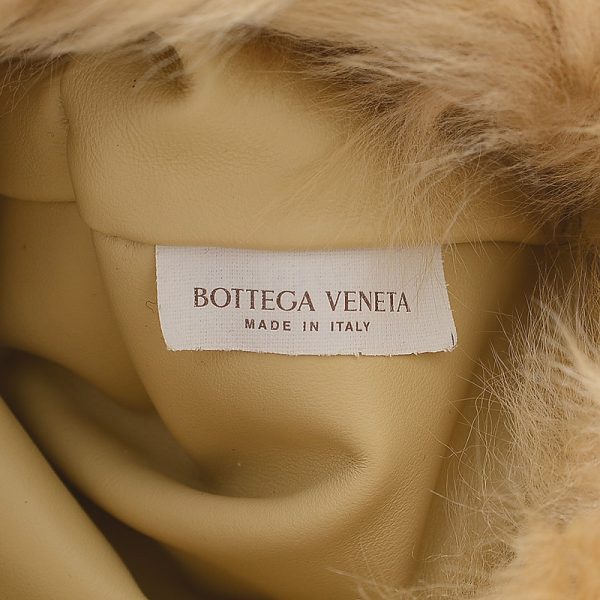 005173860 4 Bottega Veneta Pouch Shoulder Bag Shearling Beige