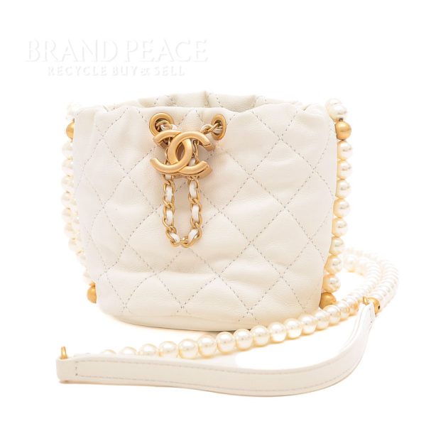 005206032 1w Chanel Matelasse Pearl Chain Shoulder Bag Mini White