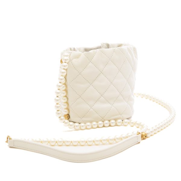 005206032 2 Chanel Matelasse Pearl Chain Shoulder Bag Mini White