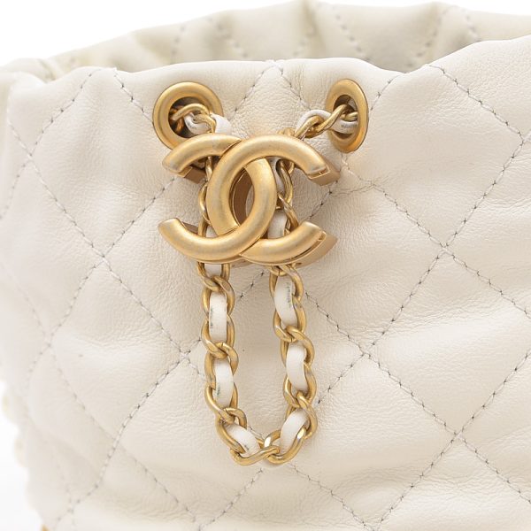 005206032 3 Chanel Matelasse Pearl Chain Shoulder Bag Mini White