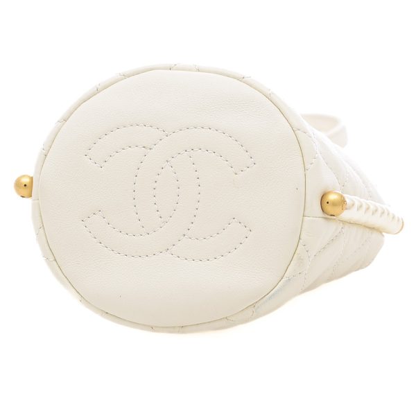 005206032 6 Chanel Matelasse Pearl Chain Shoulder Bag Mini White