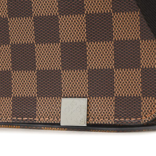 005248926 3 Louis Vuitton Damier District MM NM Shoulder Bag