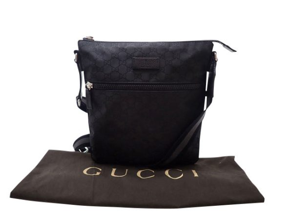 041227 04 Gucci Messenger GG Nylon Canvas Shoulder Bag