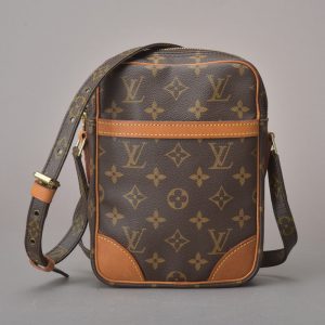 051018 33 1 Gucci GG Supreme Horsebit 1955 Mini Bag