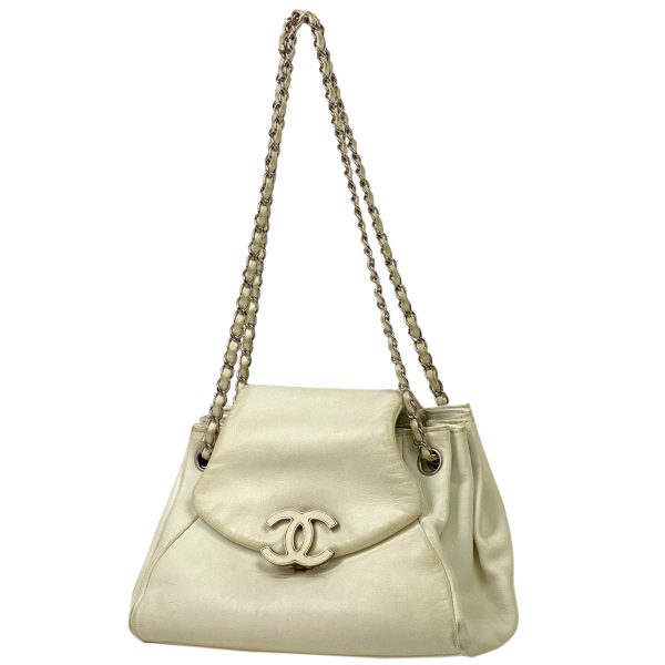 1000067080600 11 CHANEL Cocomark Chain Shoulder Bag White