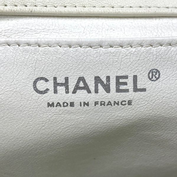 1000067080600 25 CHANEL Cocomark Chain Shoulder Bag White