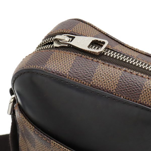 12330874 6 LOUIS VUITTON Jake Messenger Bag Damier