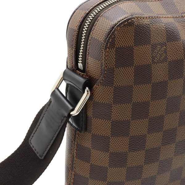 12330874 7 LOUIS VUITTON Jake Messenger Bag Damier