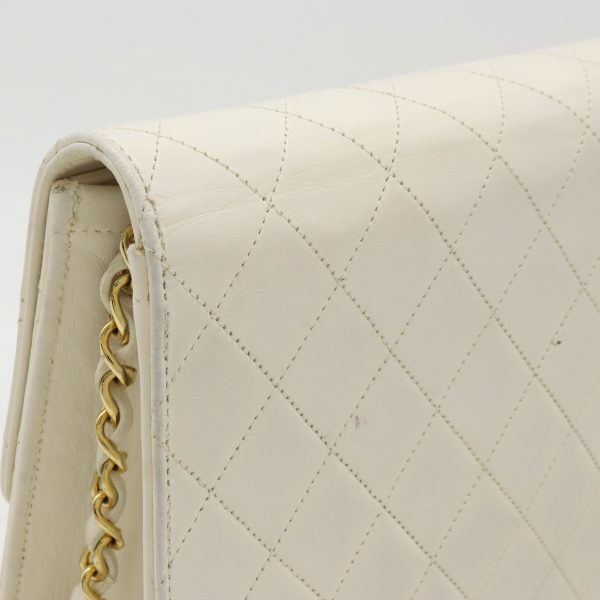 12361010 7 Chanel Chain Bag Leather White