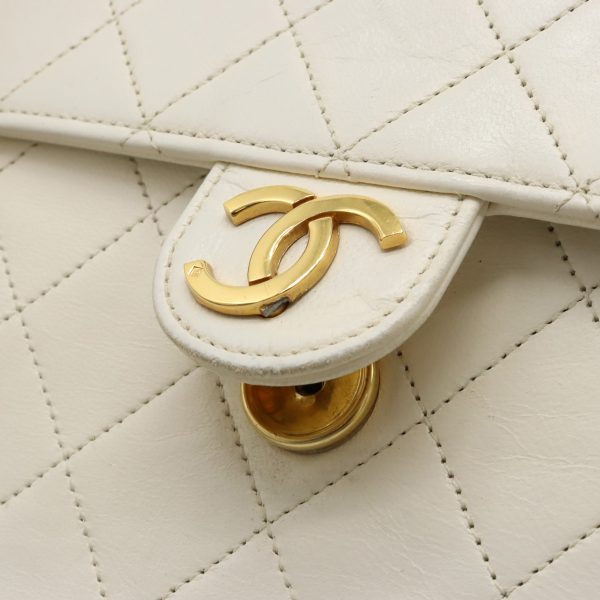 12361010 9 Chanel Chain Bag Leather White