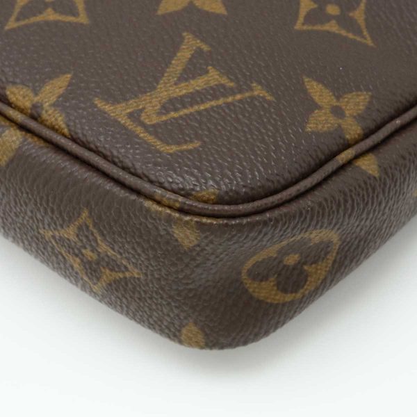 12390318 3 Louis Vuitton Pochette Accessory Monogram