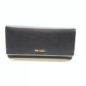 1240001036099 1 Fendi Fendi Graffiti Mini Chain Wallet